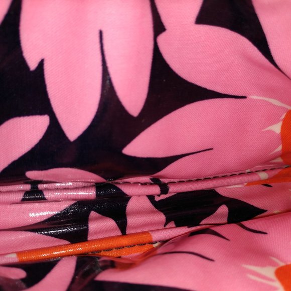 VERA BRADLEY - FRILL - LOVES ME - WRISTLET - Picture 2 of 4